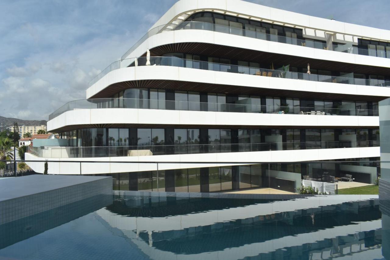 Luxury Complex Beachfront Apartment, Infinity Pool, Sauna, Gym And Large Terrace Torremolinos Ngoại thất bức ảnh