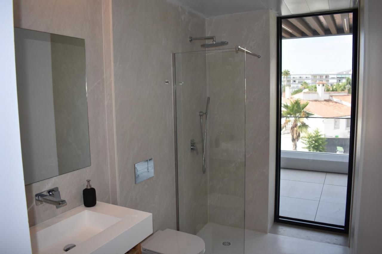 Luxury Complex Beachfront Apartment, Infinity Pool, Sauna, Gym And Large Terrace Torremolinos Ngoại thất bức ảnh
