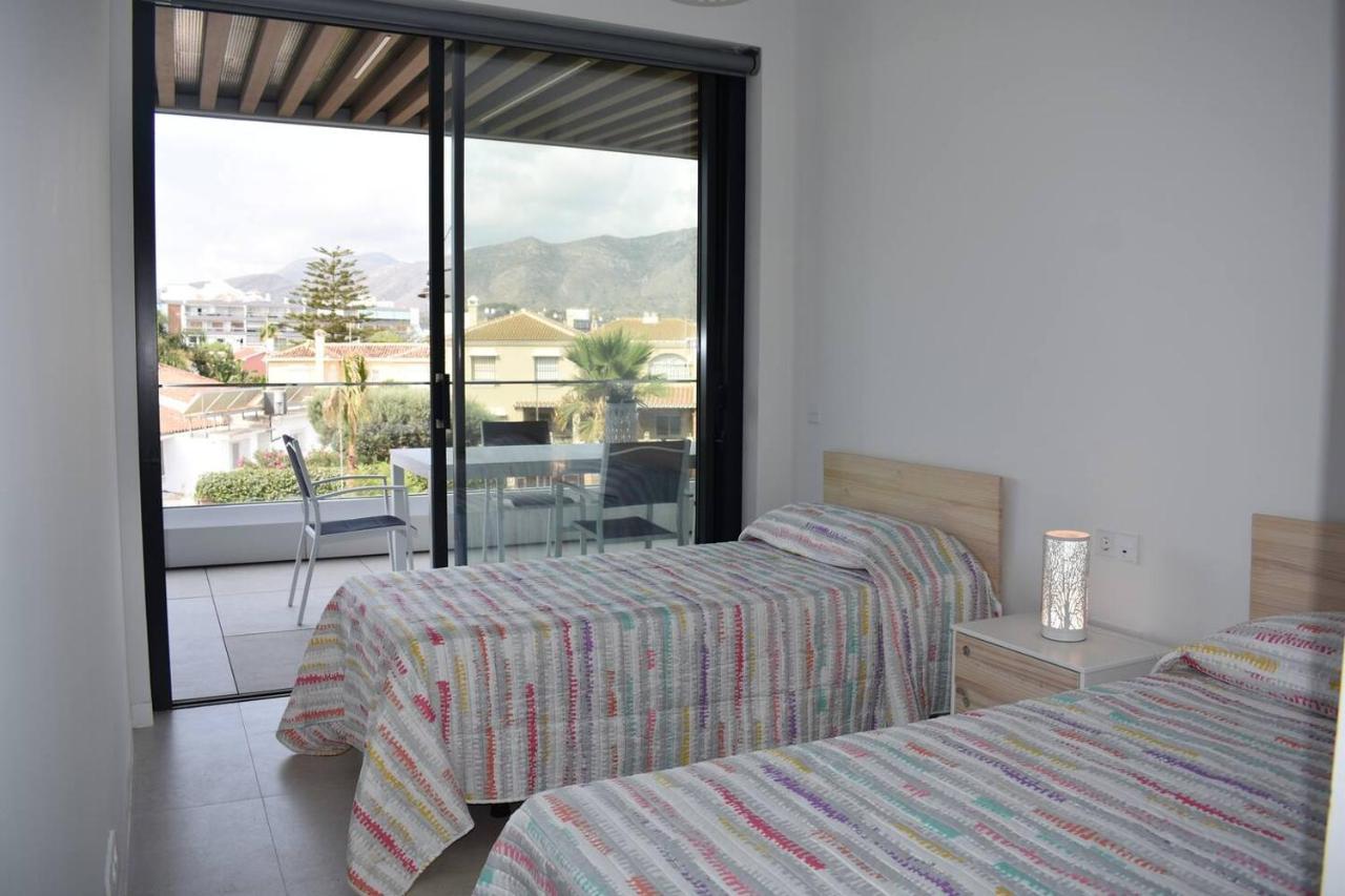 Luxury Complex Beachfront Apartment, Infinity Pool, Sauna, Gym And Large Terrace Torremolinos Ngoại thất bức ảnh