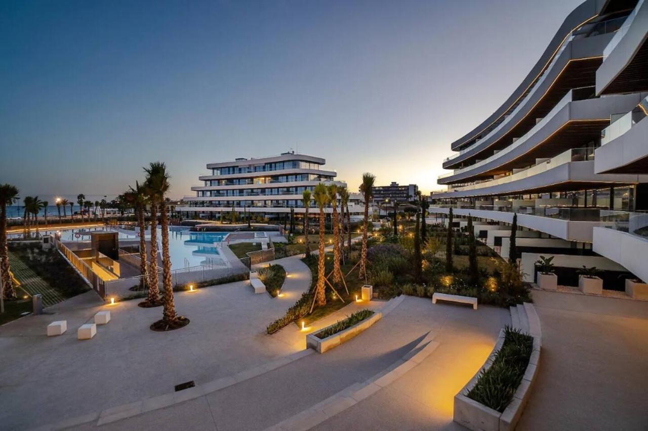 Luxury Complex Beachfront Apartment, Infinity Pool, Sauna, Gym And Large Terrace Torremolinos Ngoại thất bức ảnh