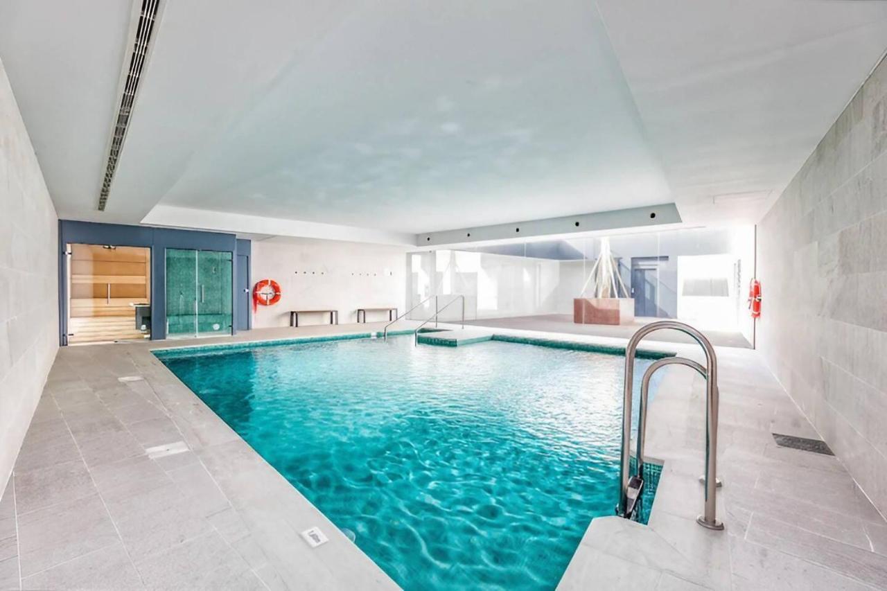 Luxury Complex Beachfront Apartment, Infinity Pool, Sauna, Gym And Large Terrace Torremolinos Ngoại thất bức ảnh